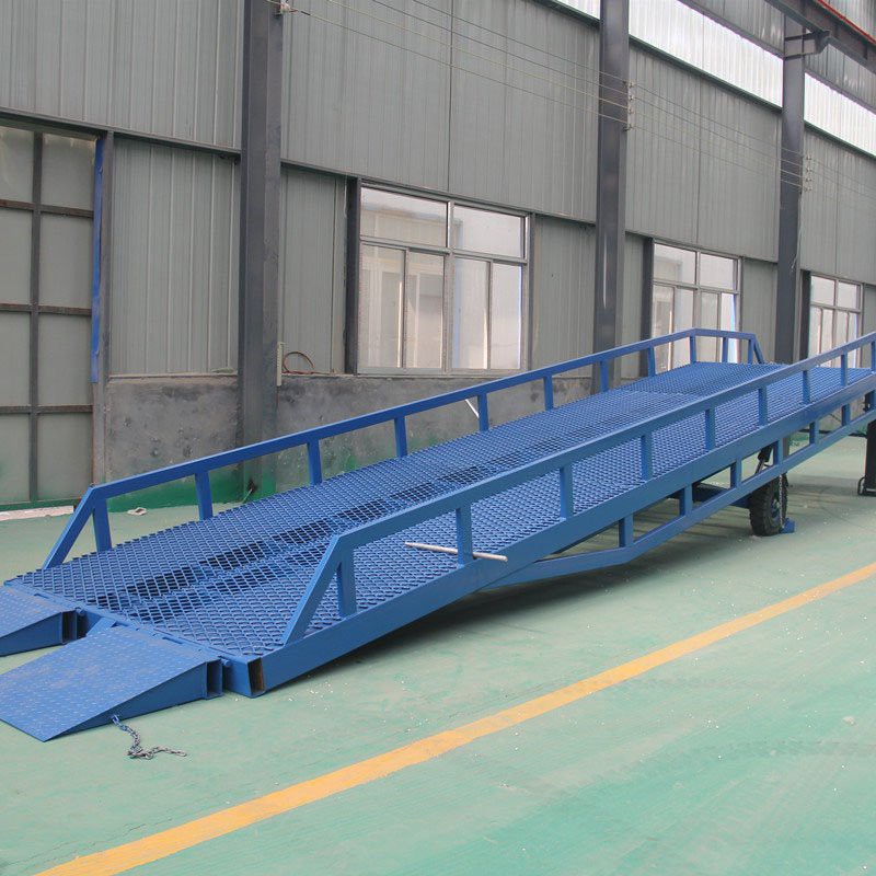 Port unloading ramp