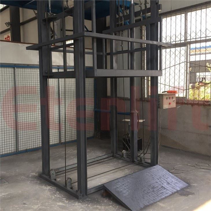 Cargo Lift Small
