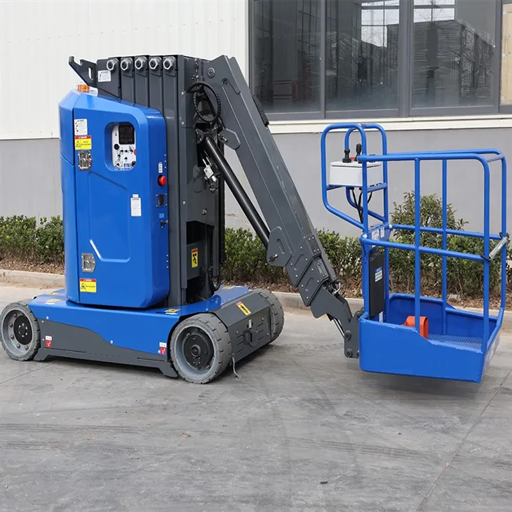 Elevador de mástil vertical autopropulsado con brazo